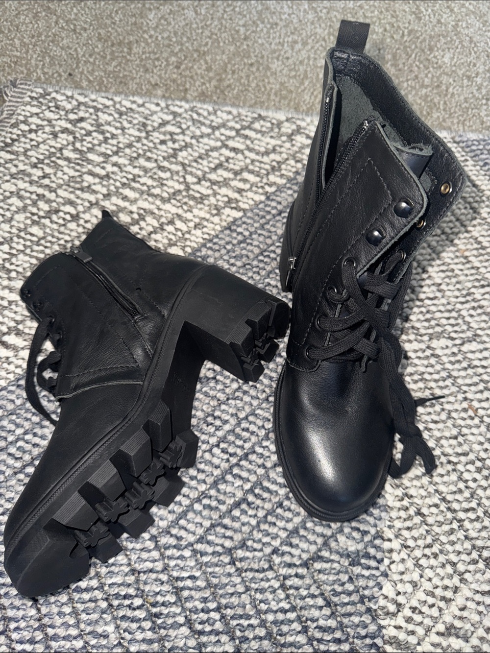NWOT - Splendid - Mady Black Zip-Up Lug Combat Boots - size 9 - Picture 1 of 5